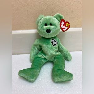 TY BEANIE BABY VERY RARE KICKS BEAR Soccer Ball with Tag Errors Babies 1998